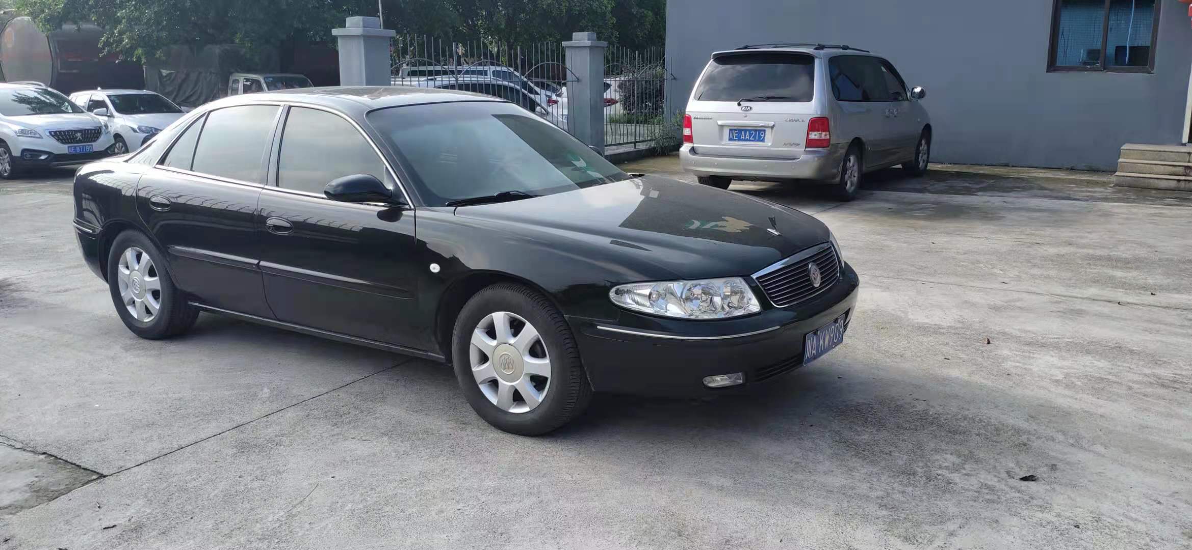 福克斯、上海別克機(jī)車拍賣